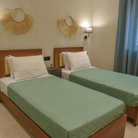 Amazing Flat 70 M From Beach