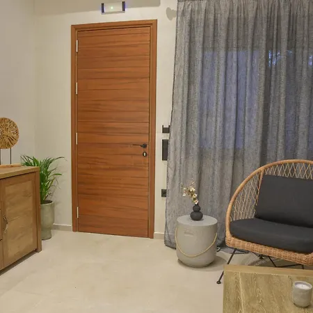 Amazing Flat 70 M From Beach 公寓