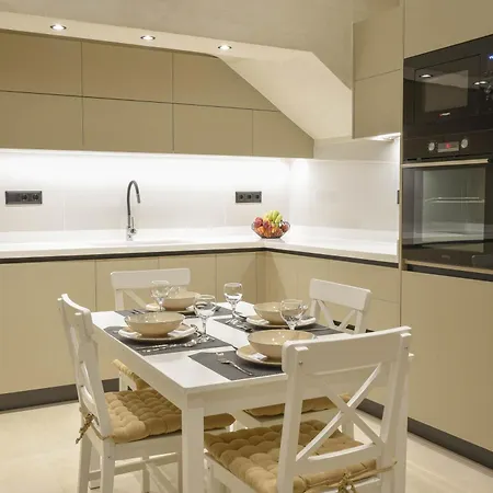 Amazing Flat 70 M From Beach 公寓 罗希姆诺