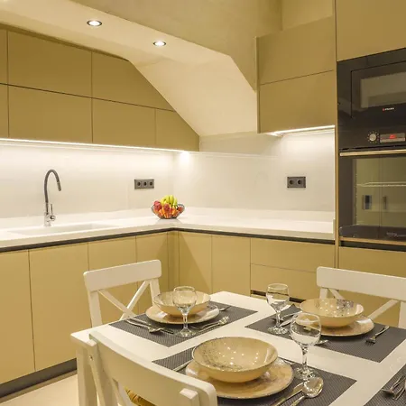 Amazing Flat 70 M From Beach *