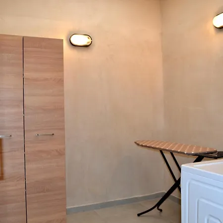 Amazing Flat 70 M From Beach 公寓